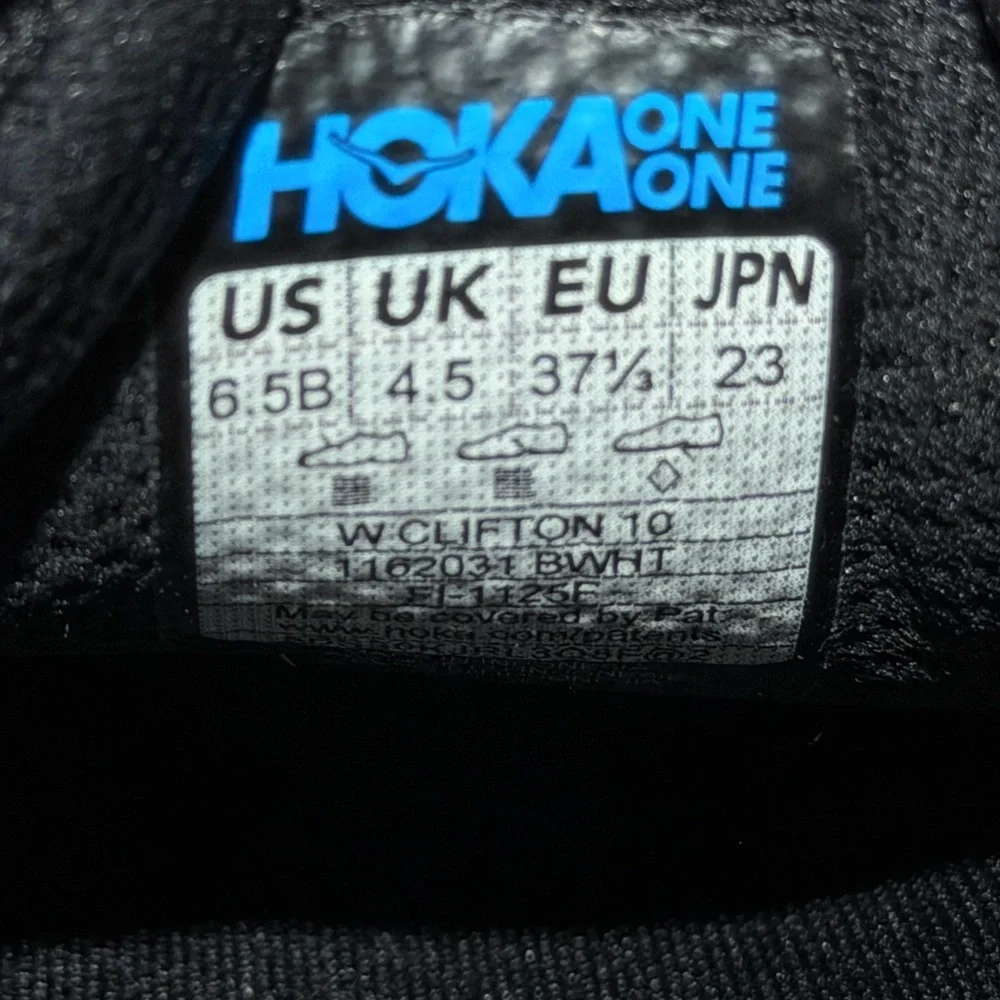 Hoka Clifton 10 running shoes black